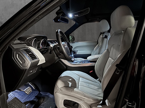 Land Rover Range Rover Sport 12 of 28