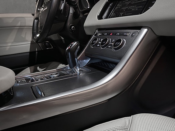 Land Rover Range Rover Sport 19 of 28