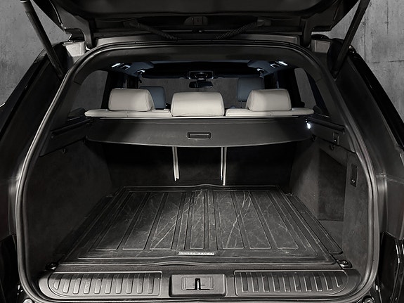 Land Rover Range Rover Sport 28 of 28