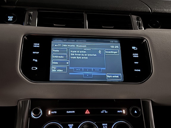 Land Rover Range Rover Sport 23 of 28