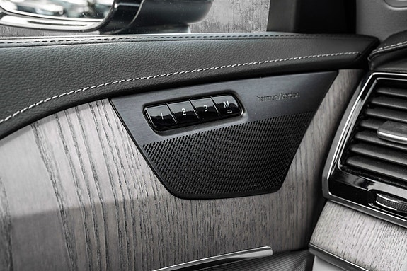 Volvo XC90 20 of 30
