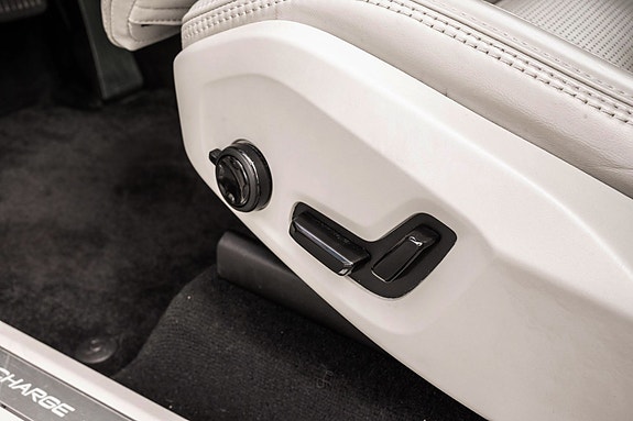 Volvo XC90 23 of 30