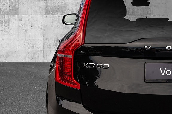 Volvo XC90 8 of 30