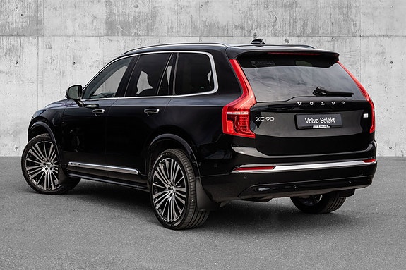 Volvo XC90 5 of 30