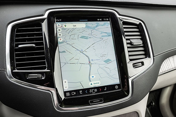 Volvo XC90 16 of 30