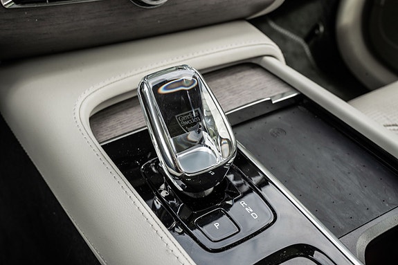 Volvo XC90 14 of 30