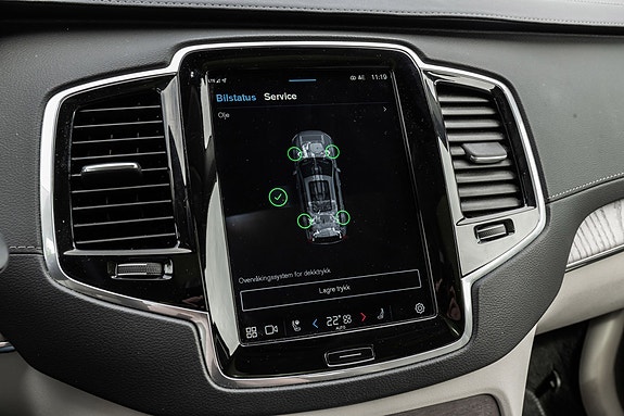 Volvo XC90 17 of 30