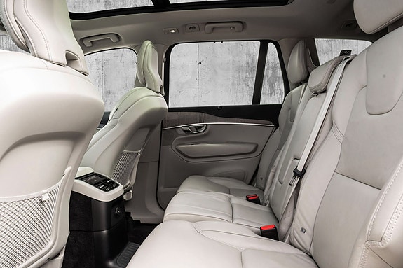 Volvo XC90 24 of 30