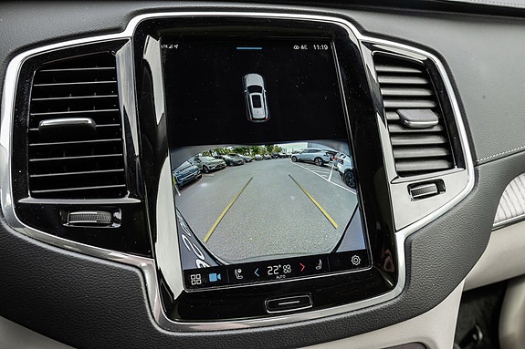 Volvo XC90 19 of 30
