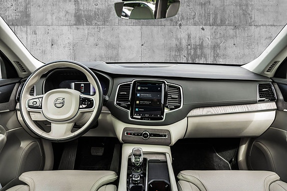 Volvo XC90 25 of 30