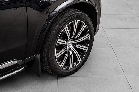 Volvo XC90 9 of 30