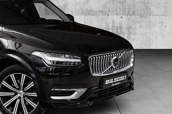 Volvo XC90 3 of 30