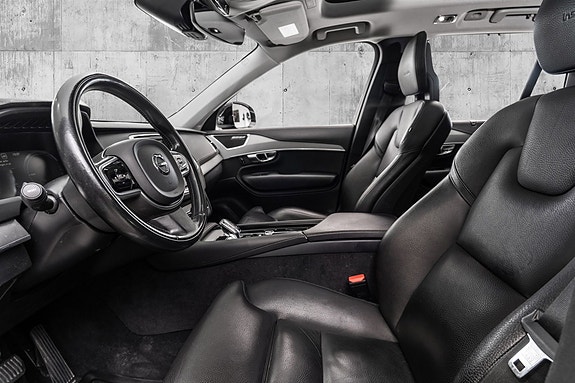 Volvo XC90 20 of 30