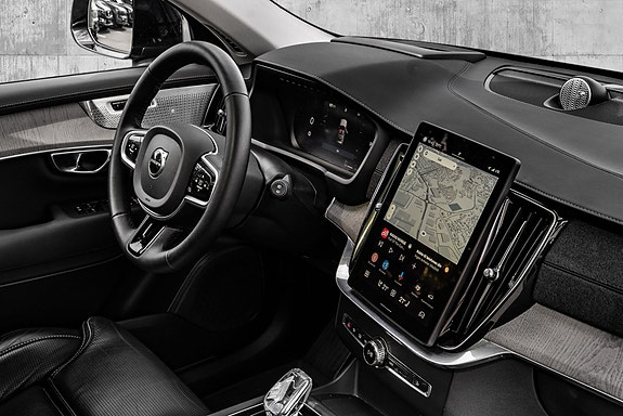 Volvo XC90 30 of 30