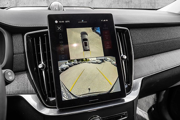 Volvo XC90 24 of 30