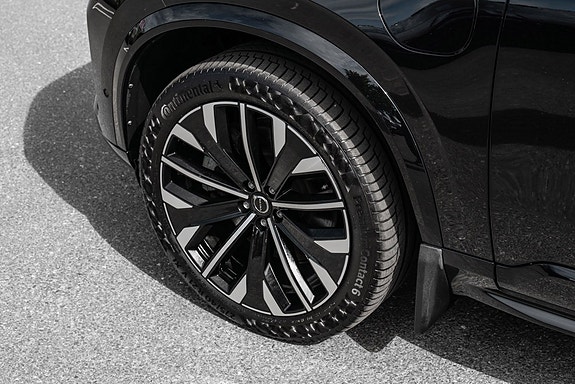 Volvo XC90 9 of 30