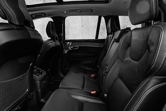 Volvo XC90 15 of 30