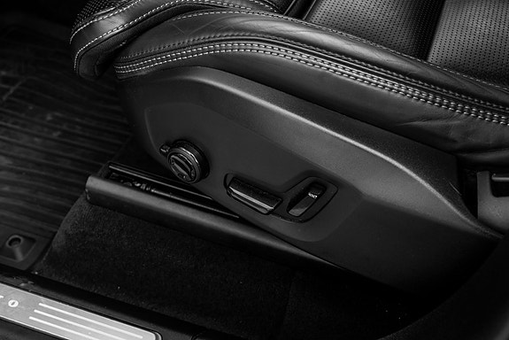 Volvo XC90 12 of 30