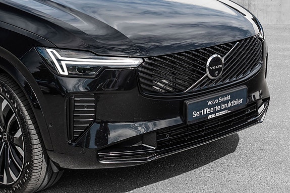 Volvo XC90 3 of 30