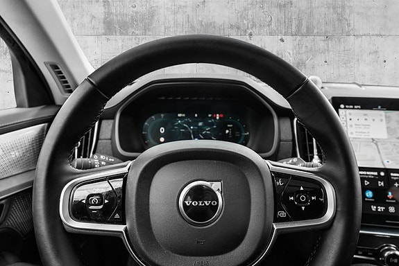 Volvo XC90 18 of 30