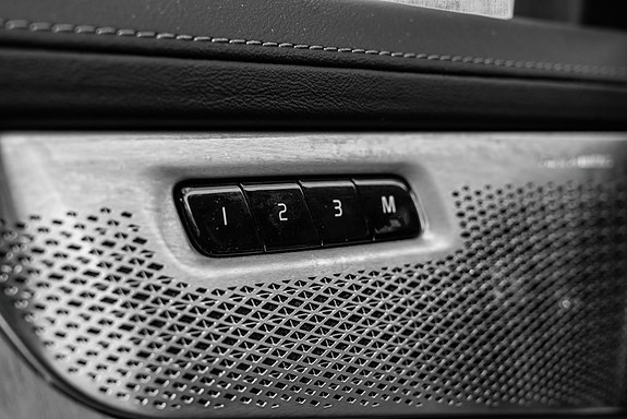 Volvo XC90 14 of 30