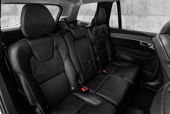 Volvo XC90 27 of 30