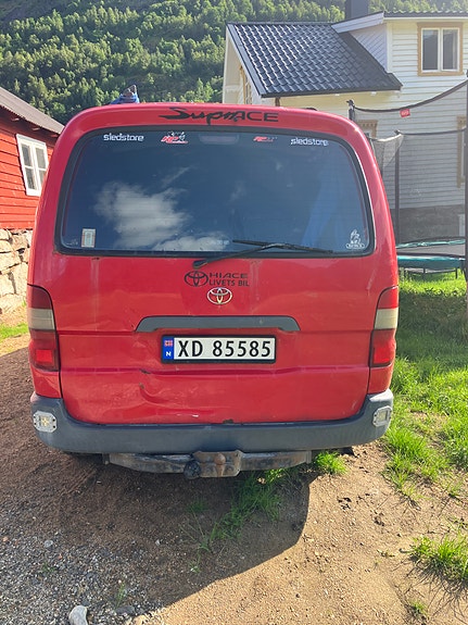 Toyota HiAce 6 of 11