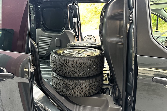 Ford Transit Connect 14 of 22