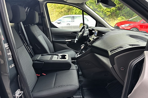 Ford Transit Connect 11 of 22