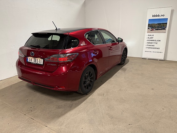 Lexus CT200h 10 of 30