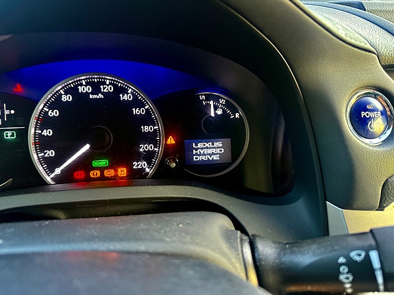 Lexus CT200h 22 of 30