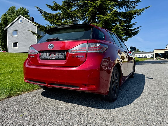 Lexus CT200h 20 of 30