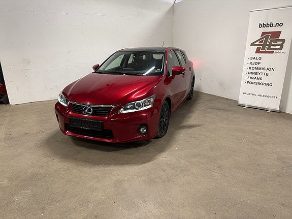 Lexus CT200h 2 of 30
