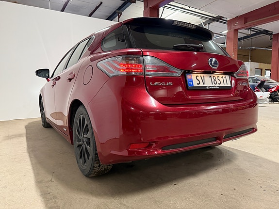Lexus CT200h 15 of 30
