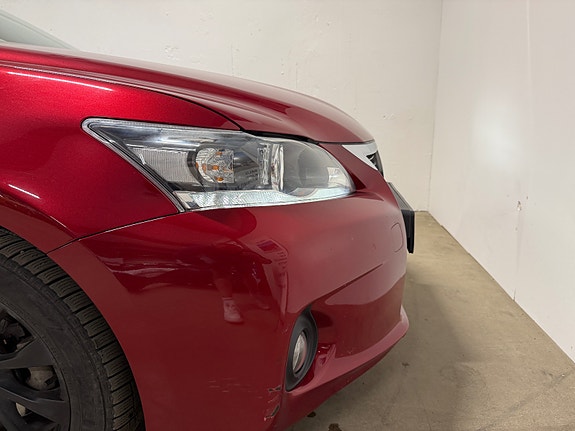 Lexus CT200h 18 of 30