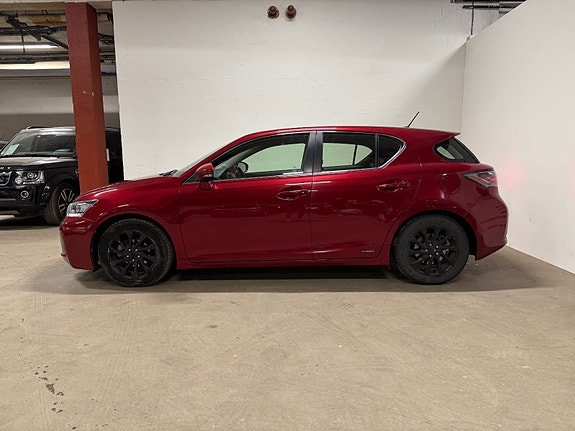 Lexus CT200h 8 of 30