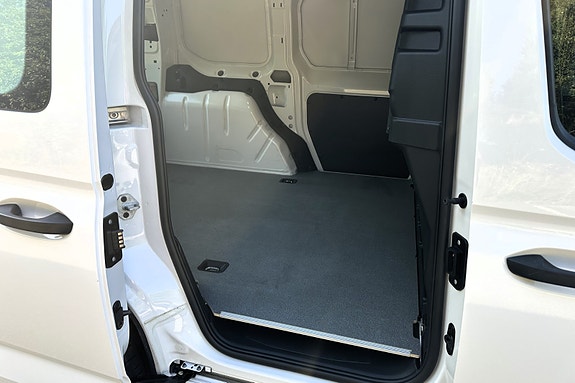 Volkswagen Caddy 14 of 30