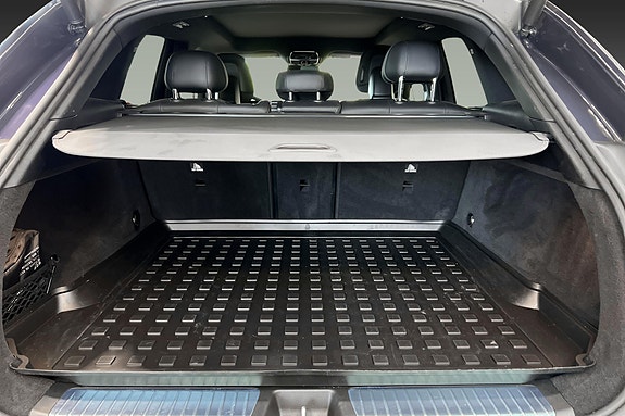 Mercedes-Benz EQE SUV 8 of 27