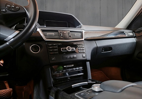 Mercedes-Benz E250 21 of 30