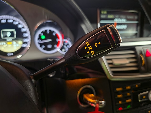Mercedes-Benz E250 16 of 30