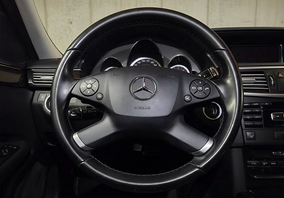 Mercedes-Benz E250 14 of 30