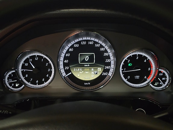 Mercedes-Benz E250 17 of 30