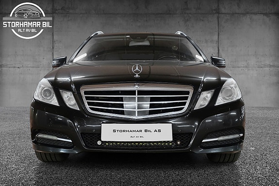 Mercedes-Benz E250 3 of 30