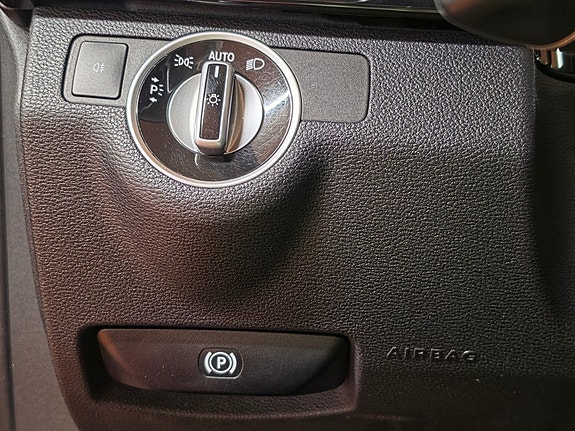 Mercedes-Benz E250 13 of 30