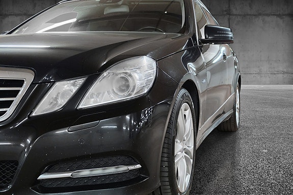 Mercedes-Benz E250 4 of 30