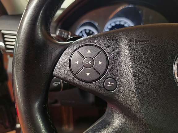 Mercedes-Benz E250 19 of 30