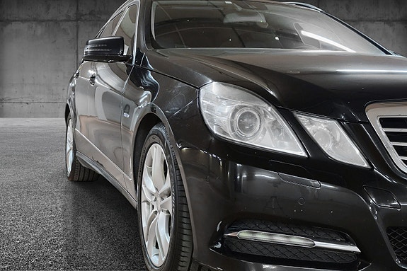 Mercedes-Benz E250 2 of 30