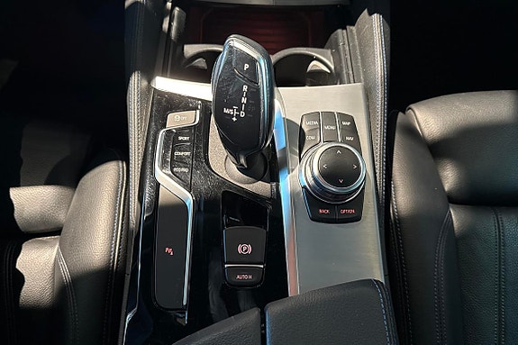 BMW 540i 25 of 30