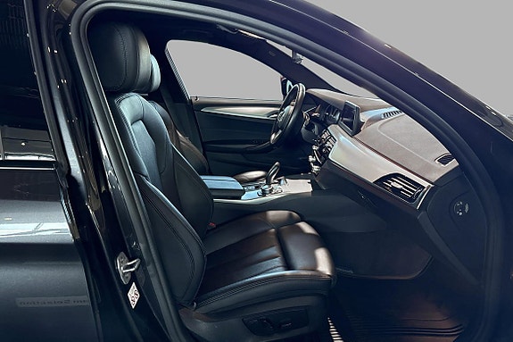 BMW 540i 15 of 30