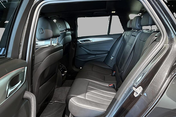 BMW 540i 16 of 30